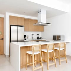 Coyote Tower 203 | Luxury Studio Walk to Marina